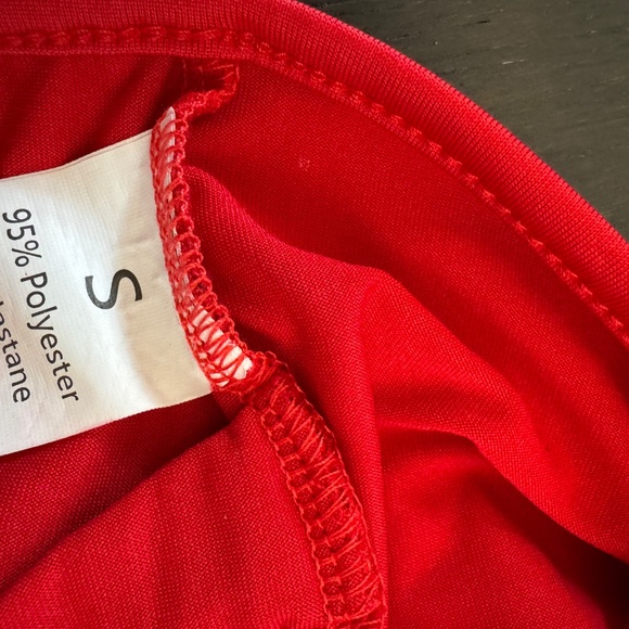 red top - Picture 3 of 3